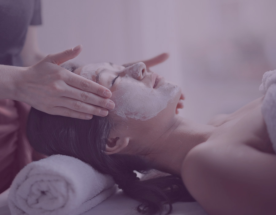 Schönheitsbehandlungen - Intensiv Anti-Aging-Behandlung für Damen und Herren - Violetta Neumann