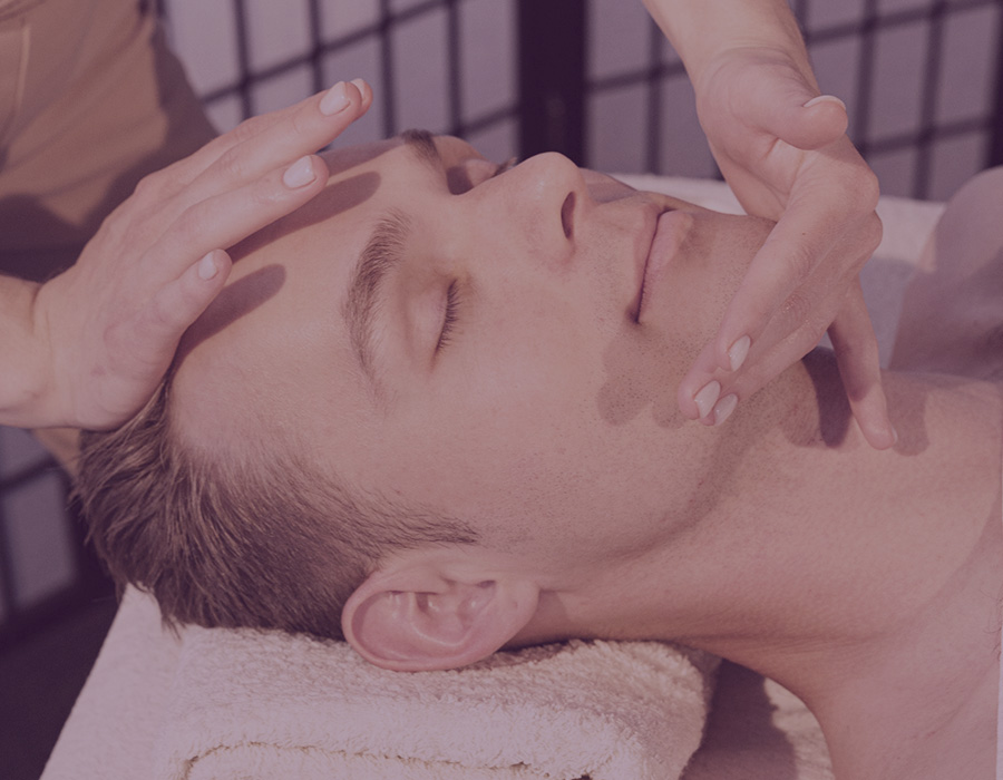 Schönheitsbehandlungen - Klassische Gesichtsbehandlung für Herren - Violetta Neumann