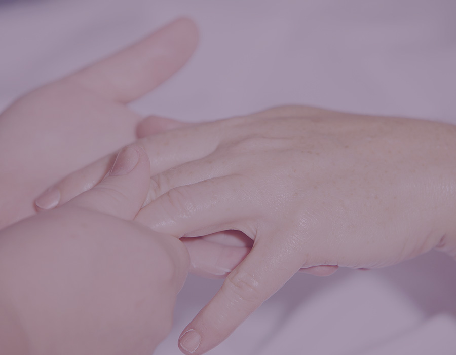 Schönheitsbehandlungen - Paraffinbad für die Hände - Violetta Neumann